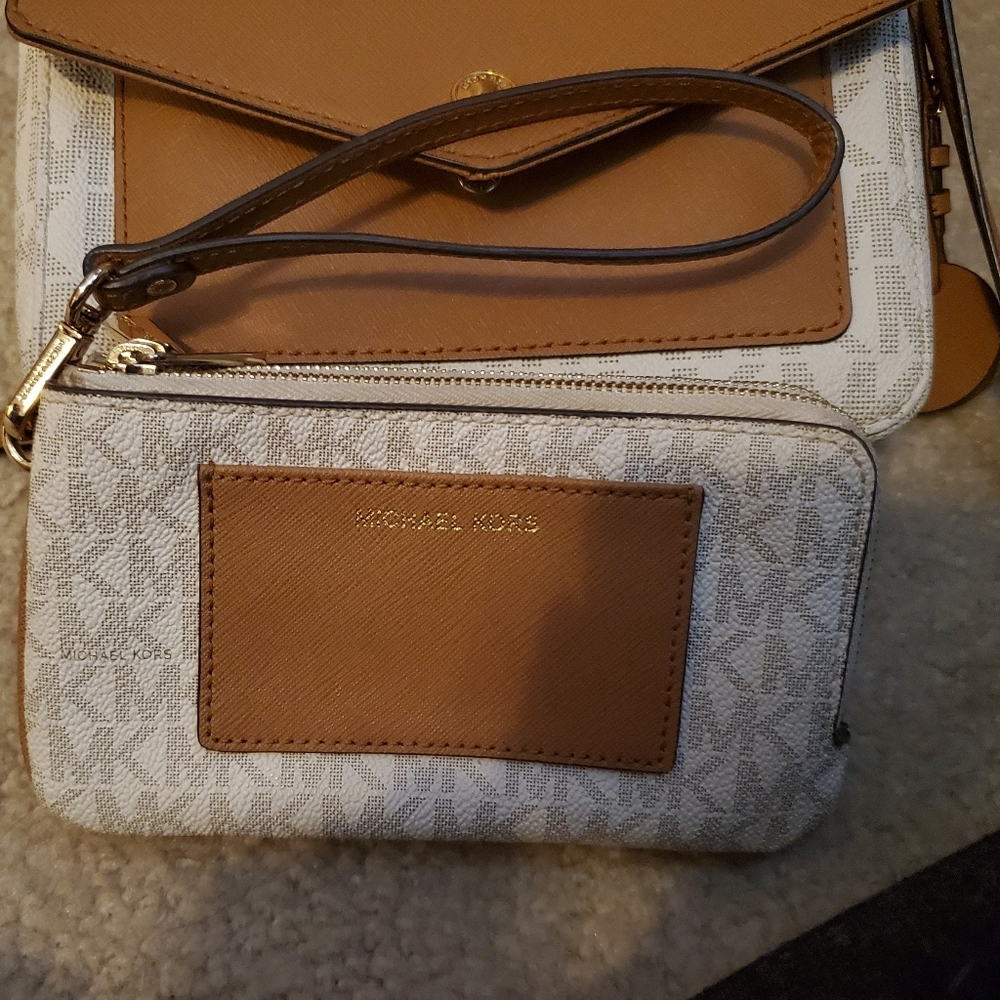 Michael Kors Wristlet